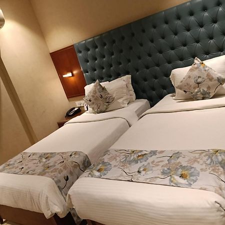 Sk Lords Inn Ahmedabad Esterno foto