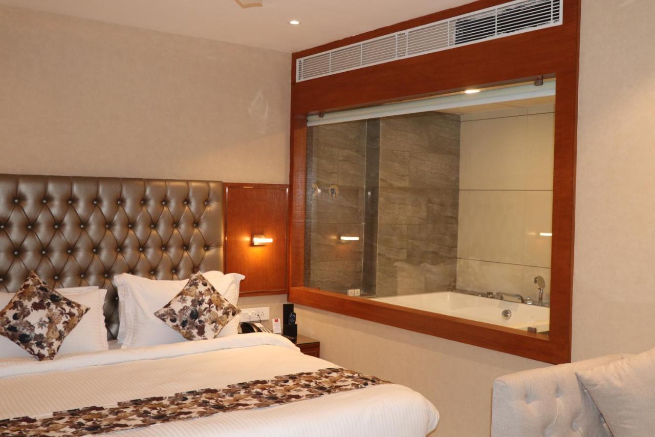 Sk Lords Inn Ahmedabad Esterno foto