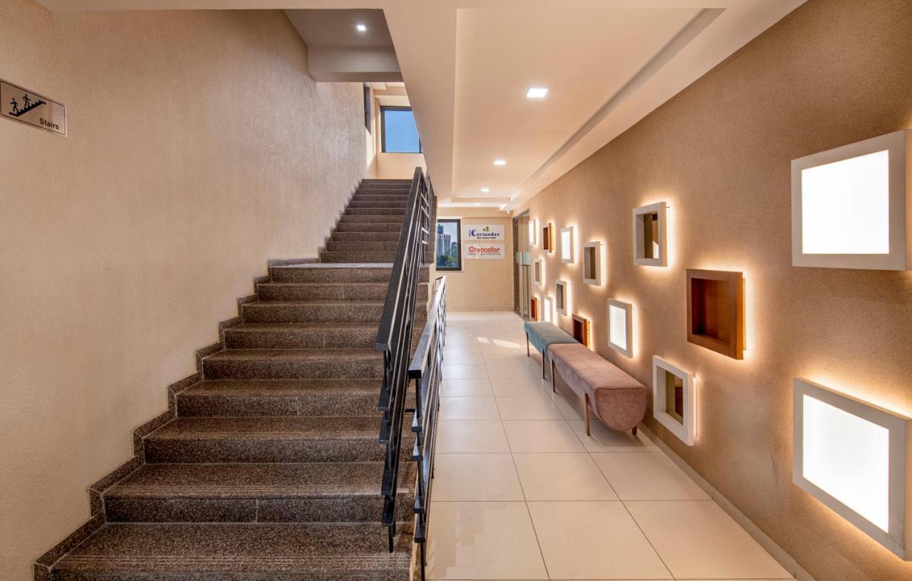 Sk Lords Inn Ahmedabad Esterno foto