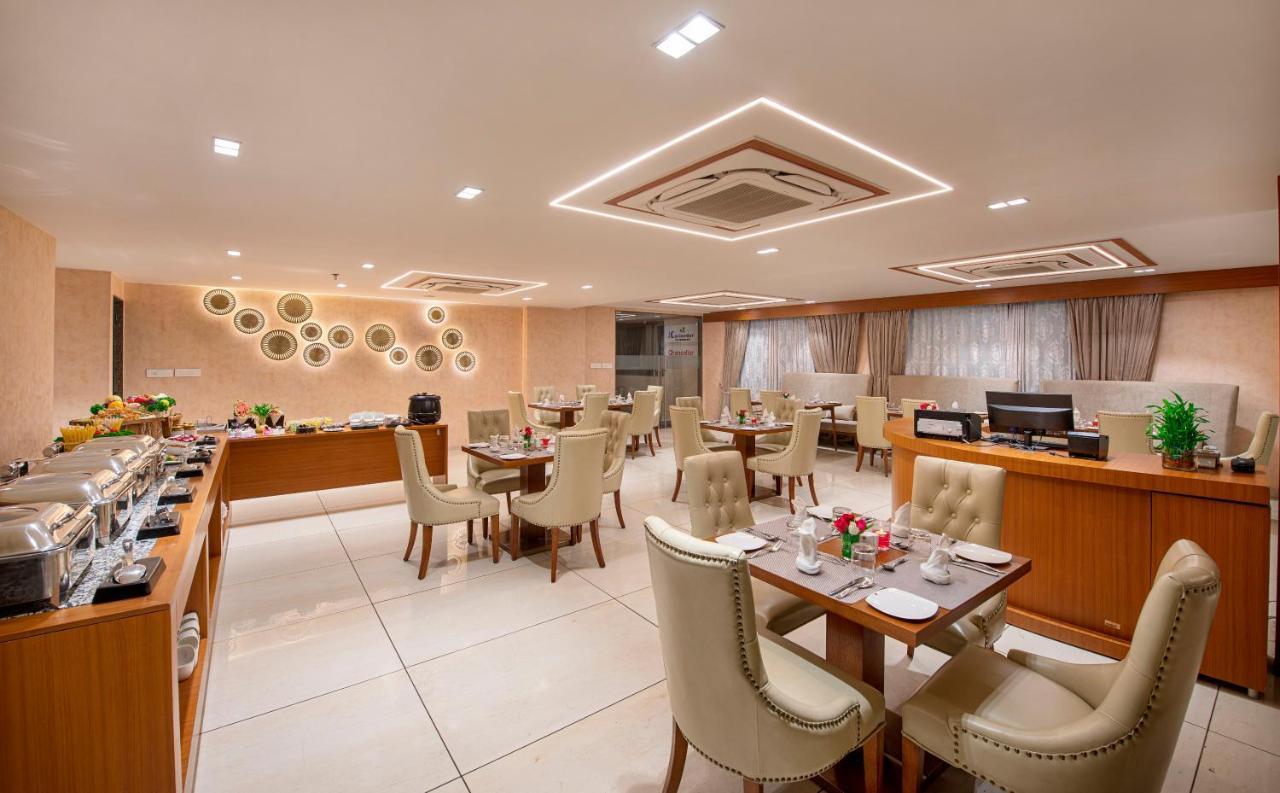 Sk Lords Inn Ahmedabad Esterno foto